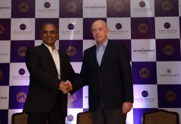 Piyush Shah, Managing Director, Jindal Hotels Ltd with Jean-Michel Cassé, Chief Operating Officer, India &amp; South Asia, AccorHotels at the launch of Grand Mercure Vadodara Surya Palace